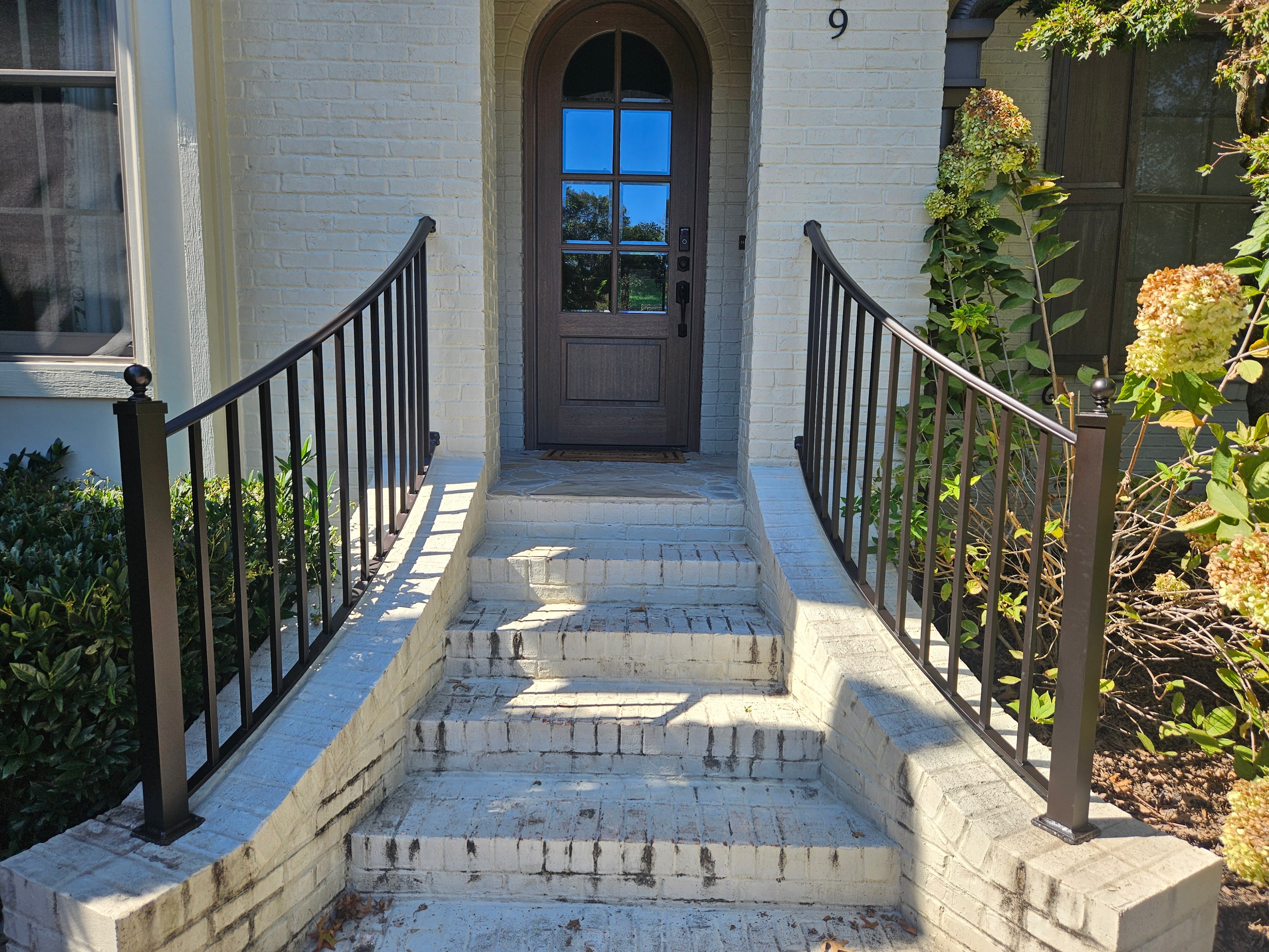 Aluminum deck railing system fabricated and installed by TennFab Metal Works